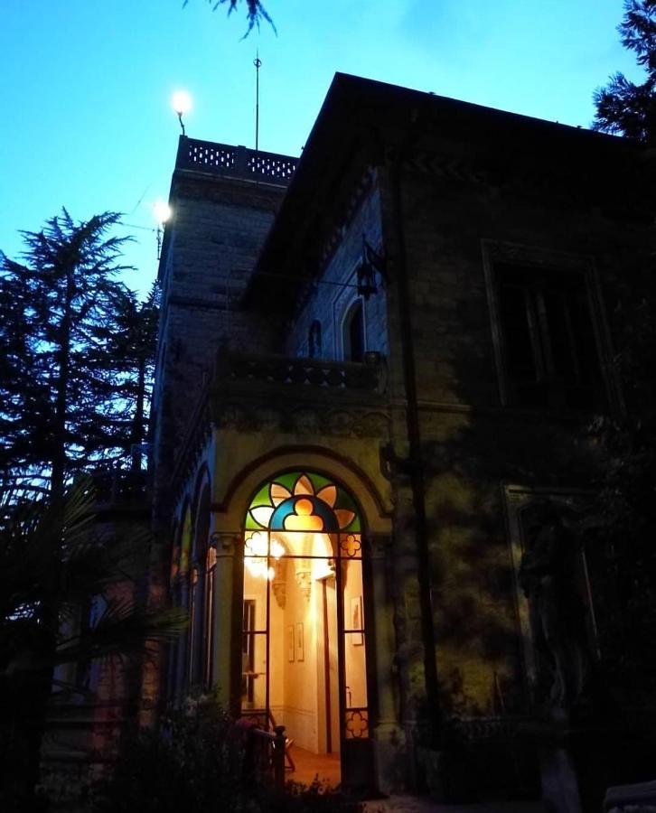 Il Parco E Gli Affreschi Apartman Varese Kültér fotó